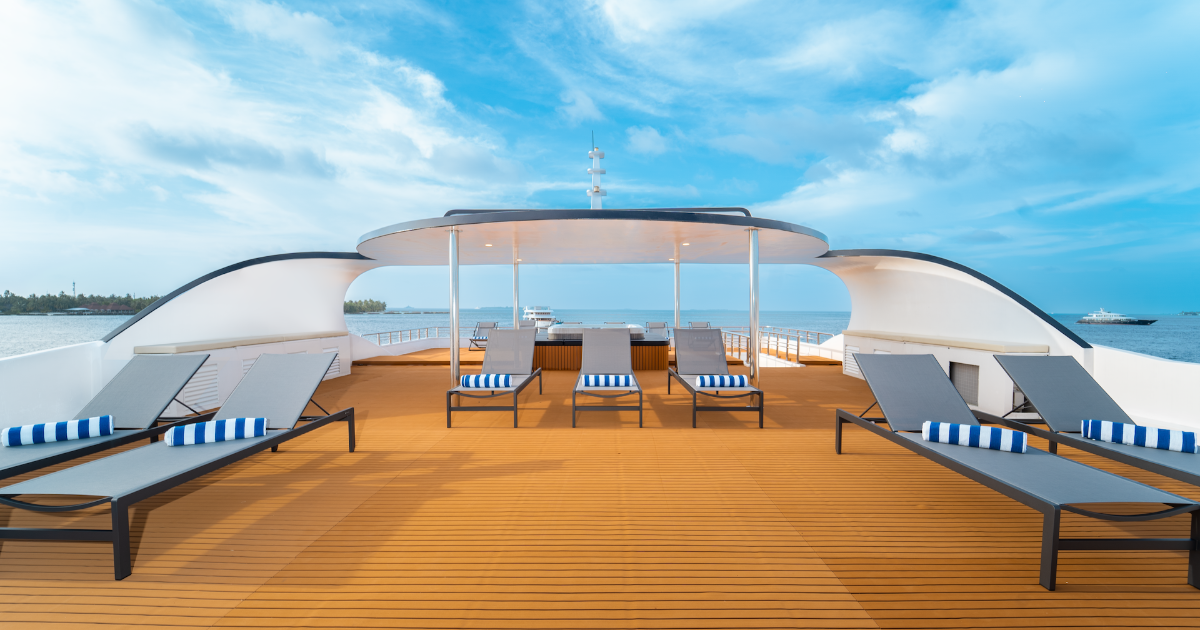 2 - Top Deck - Sun Lounge_resized