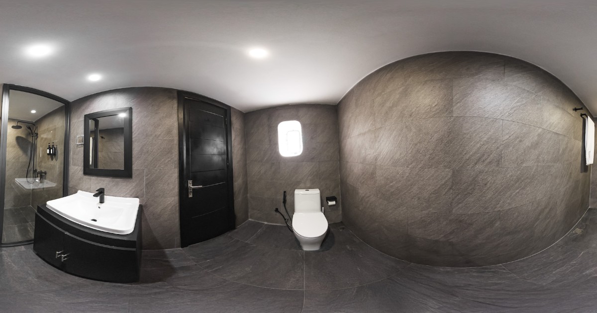 5 - Room 2 - 360 (Bathroom)_resized